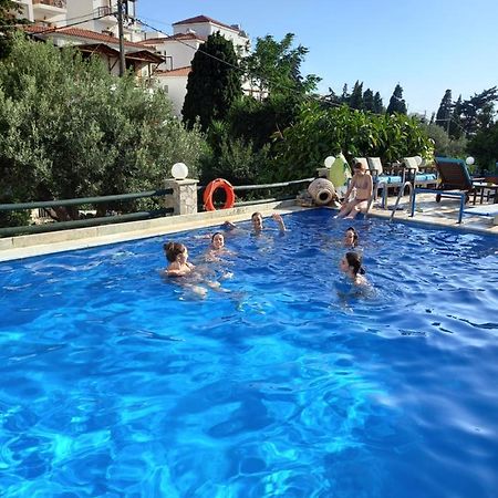 Villa Rena Баци Екстериор снимка