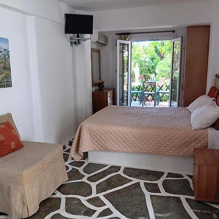 Villa Rena Баци Екстериор снимка