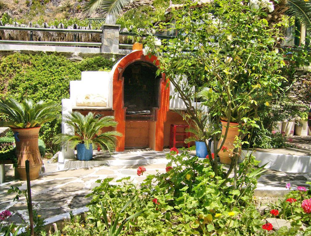 Villa Rena Баци Екстериор снимка